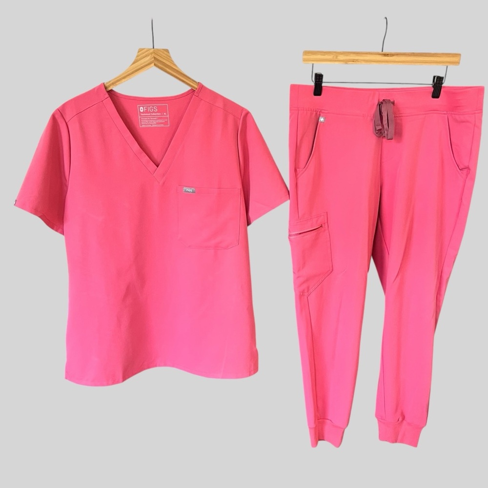 Figs Bright Pink V-Neck Scrub Set